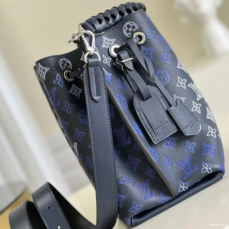 Fashionrepsfam ru LV 2111YA0036 Bags 0824
